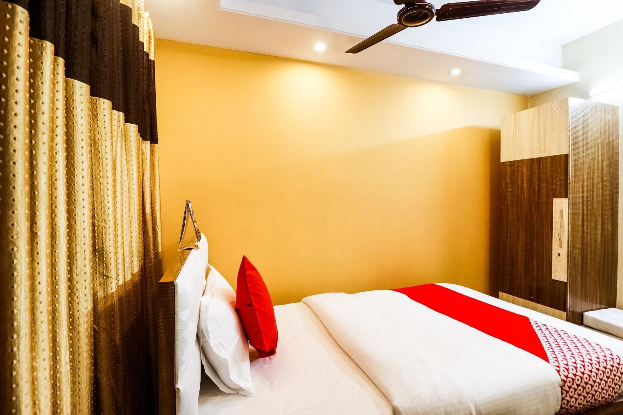 Hotel O Kuber Residency Near Birla Mandir Kolkata Bagian luar foto