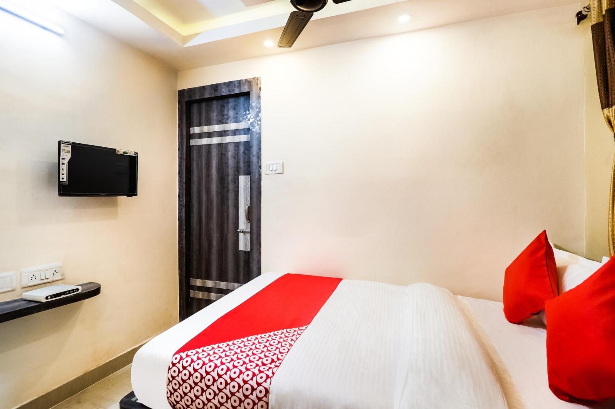 Hotel O Kuber Residency Near Birla Mandir Kolkata Bagian luar foto